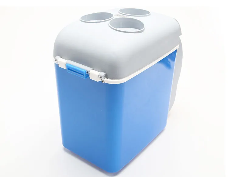 Compact 7.5L mini car refrigerator4