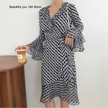 

summer black Classic and white chain printed flared sleeve dress elegant V-neck one-piece slim lace-up wrap skirt