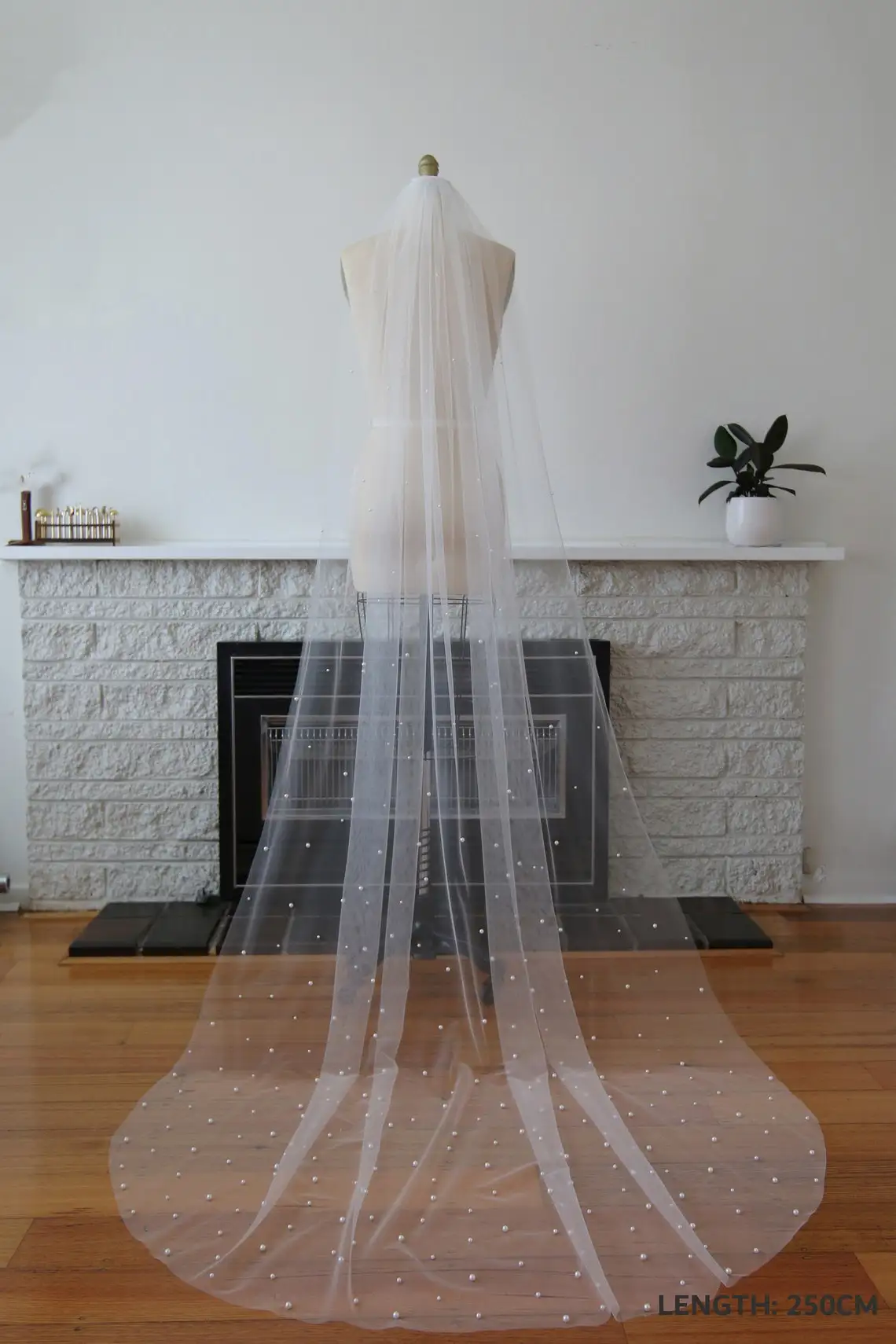 TOPQUEEN V05 Pearls Wedding Veils with Comb 100% Handmade Beaded Wedding Accessories 3M Cathedral Wedding Veil  Luxury Elegant