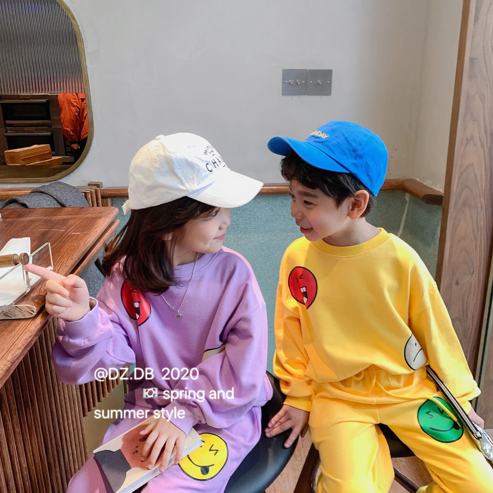 Детская одежда Новинка Весна 2020 Детский костюм Однотонный пуловер и брюки для