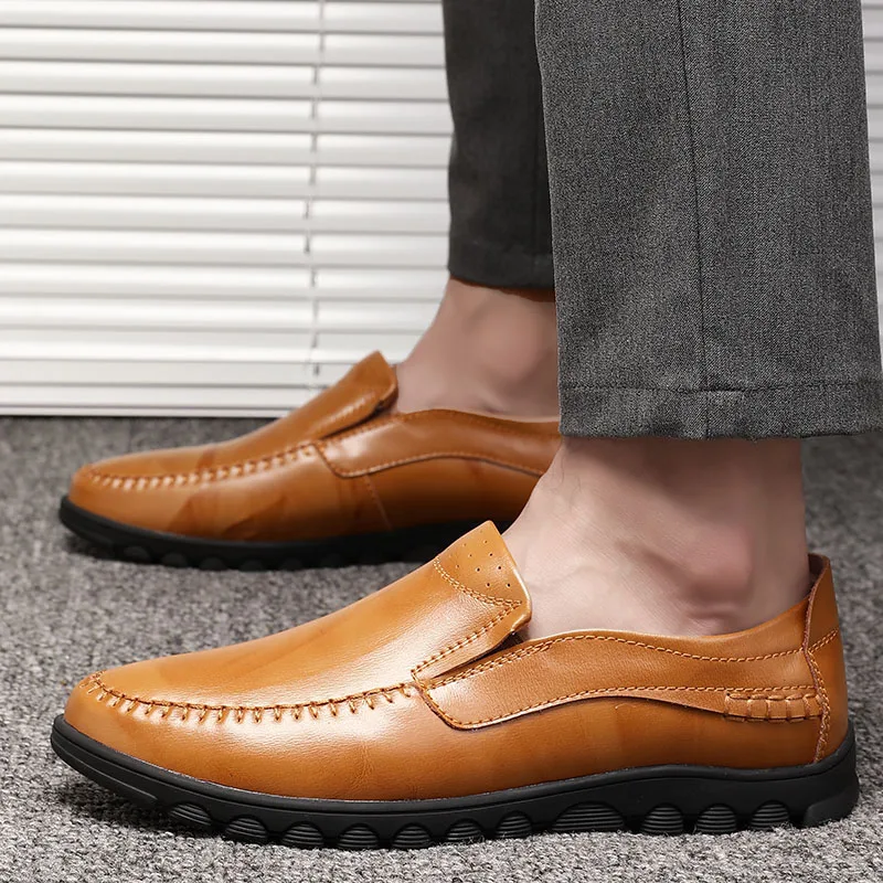 

2019 Autumn Fashion Leather Men Casual Shoes Male Loafers Moccasins Breathable Slip on Black Driving Shoes Plus Size 38-47