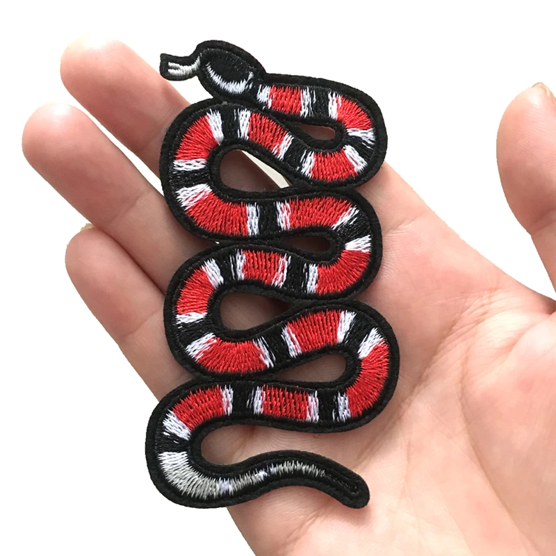 Small Red Snake Embroiderired Sew on Iron on Patches for Clothes Shoes Jacket Brand Badge Embroidery Appluques DIY 10pcs/lot