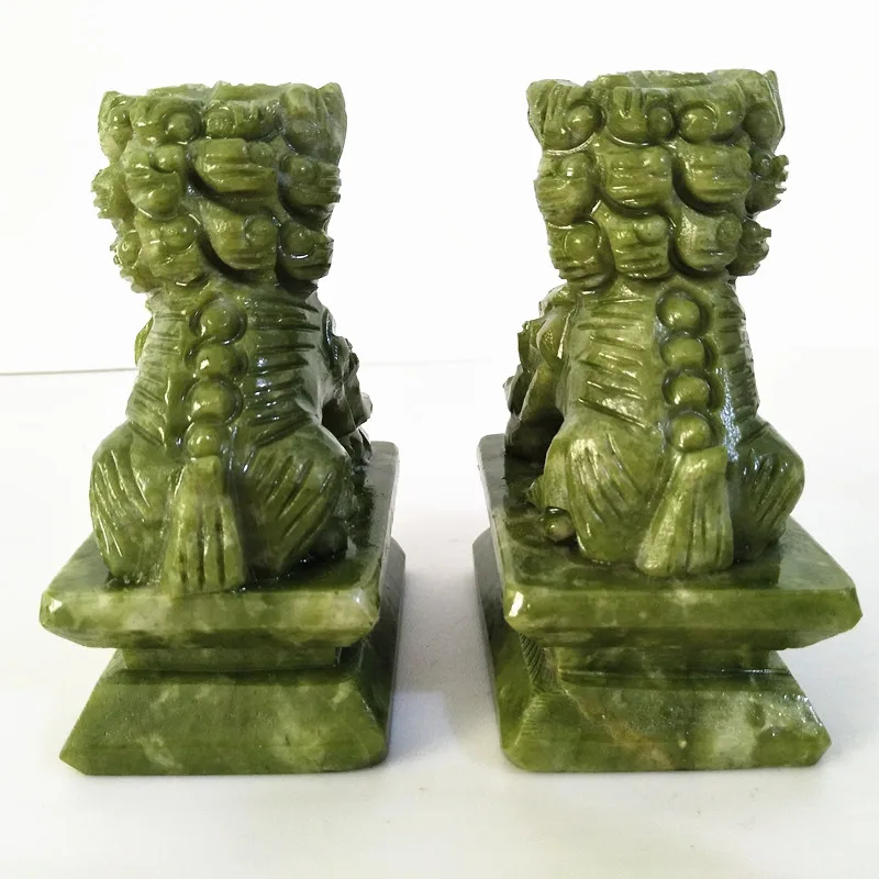 獅子置物 翡翠 A Pair Natural Stone Xiu Jade Lion Crystal Carving Statues