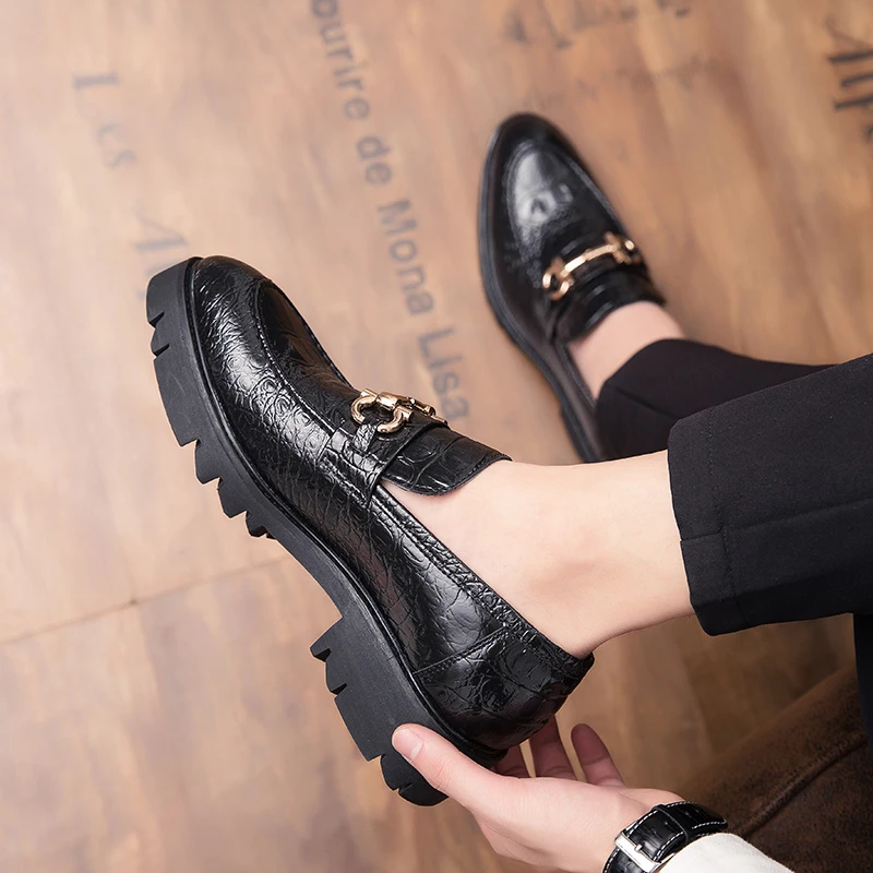 

2019 Men Loafers Shoes outdoor Casual Slip On Fashion Driver Loafers Leather outdoor wedding party Moccasins Man Flat Shoes L5