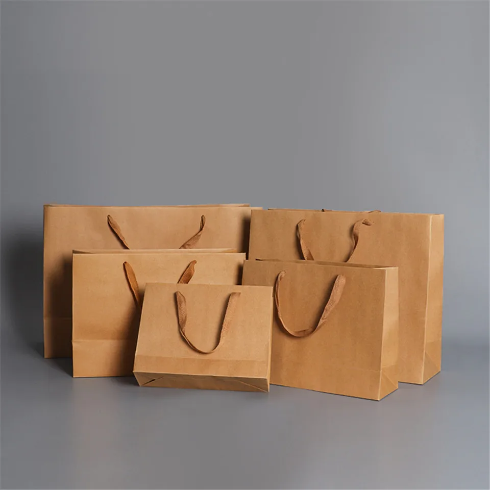 

Customizable Gift Clothing White Cardboard Black Paperboard Kraftpaper Hand-held Paper Bag Fashion Party Gifts Bags