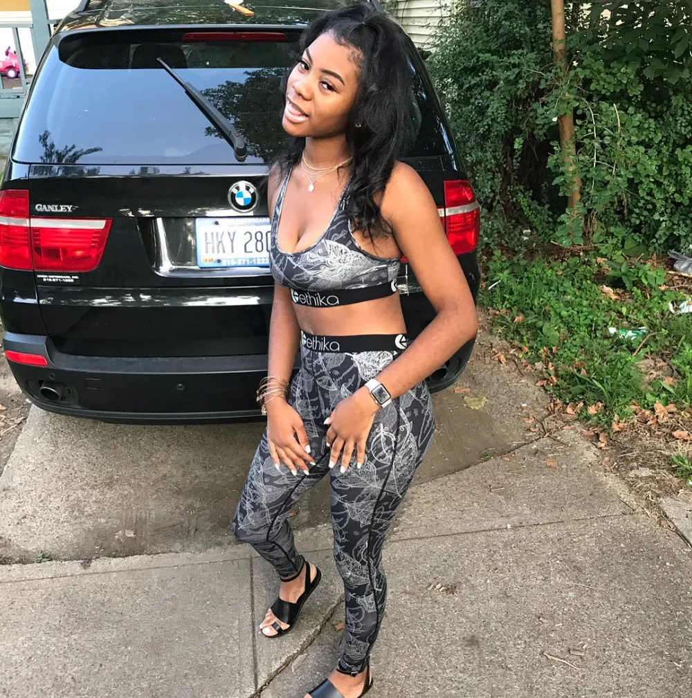 16e963bf8ca4327e3b5c141c5df5a73