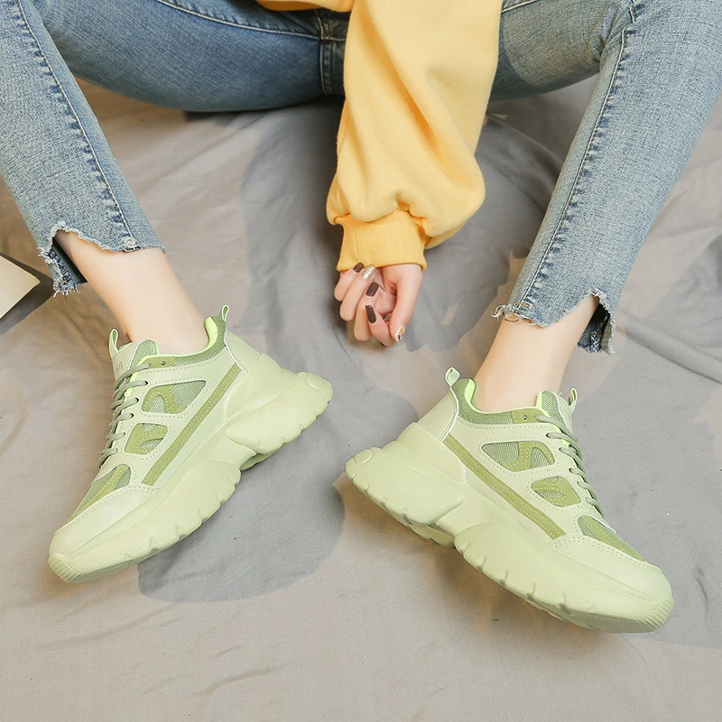 

New Women Canvas Sneakers Personality Women Fashion Vulcanize Shoes Breathable and comfortable Casual High Quality Mujer U27-53