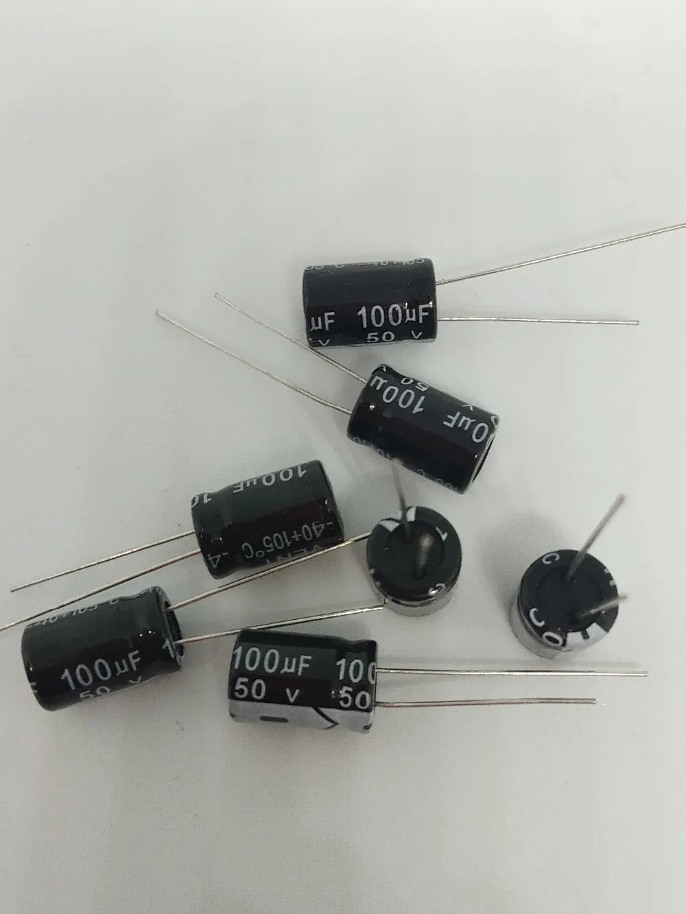 50 V 100 UF 8 12 (4)