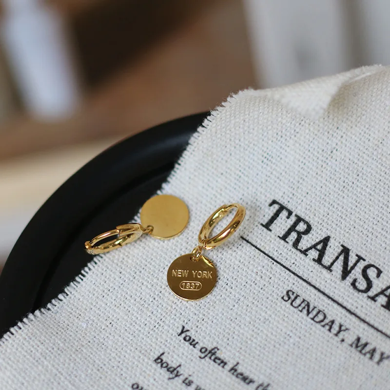 Английские буквы диск брендовые серьги-кольца Золотая монета изысканные ювелирные изделия для женщин элегантный винтажный ветер