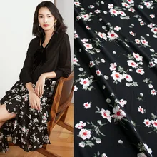 Полметра прелестные модные туфли, на черной подошве; Цвета: черный с персиковыми цветами и шифоновая ткань с рисунком для сезон: весна–лето платье юбка материал одежды T870