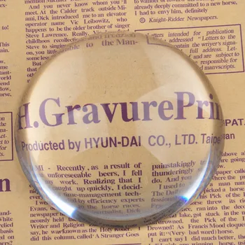 

H&D Crystal Magnifying Glass Dome - 3.15'' Crystal Magnifier Dome, Fuctional Paperweight/Photography/Home Office Decoration