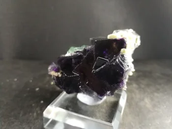 

70.6gNatural dark purple fluorite, crystal mineral crystal specimen