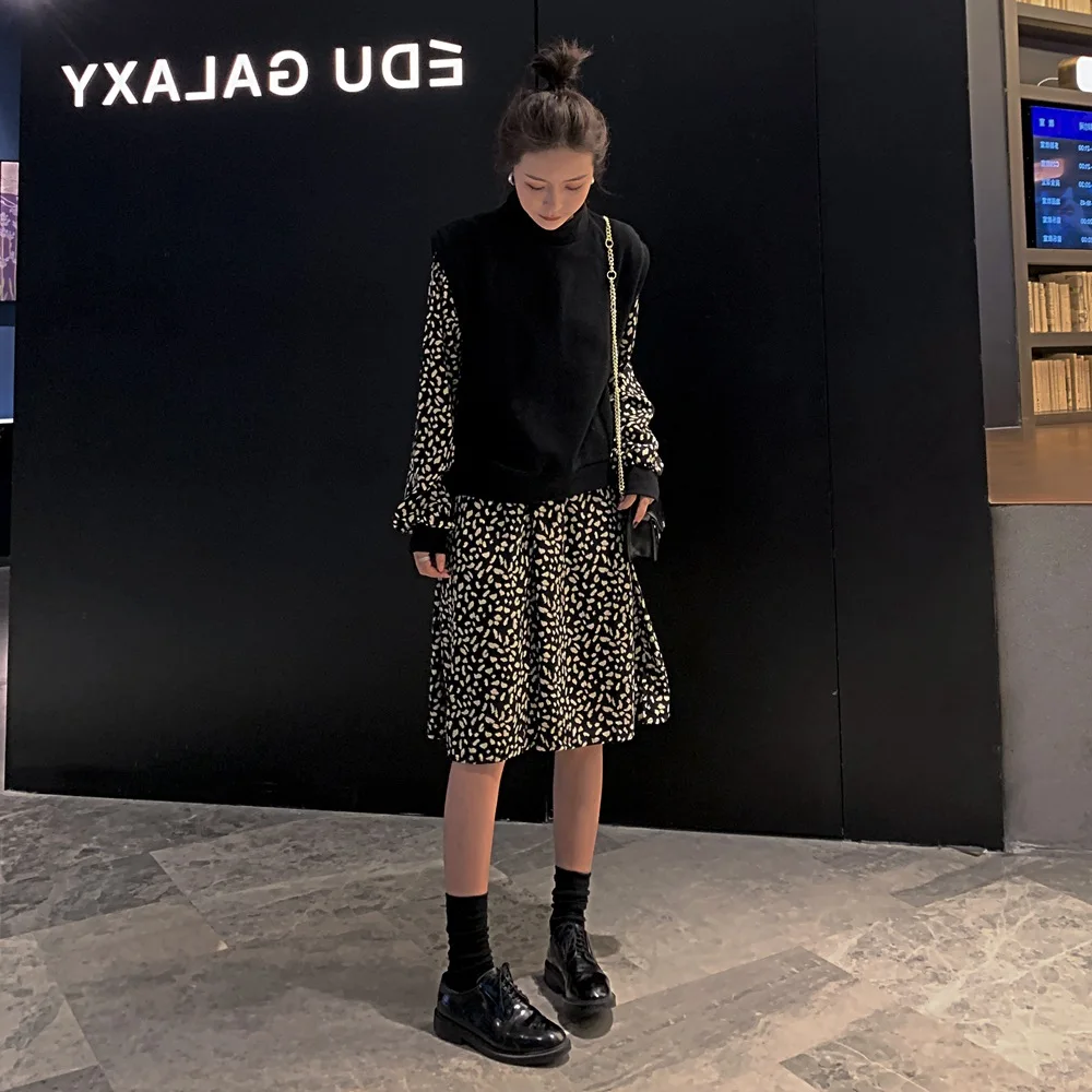 

Photo Shoot 2019 Spring New Style Korean-style WOMEN'S Wear Retro CHIC Wind Mid-length Sweater Joint Mock Two-Piece Dress