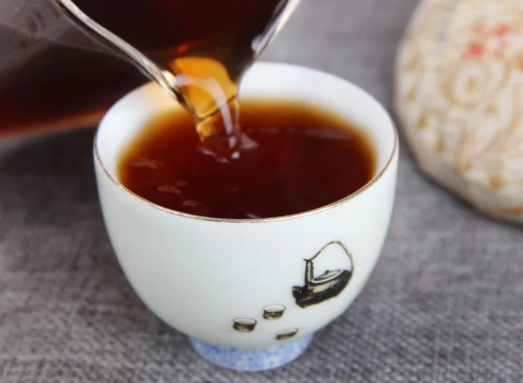 Юньнань спелый пуэр, Qizi Bing Cha Mini Pu'er Jinya Shu Pu-erh, золотистые бутоны Императорский спелый пуэр торт 100 г