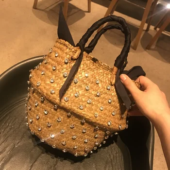 

Hand-sewn Summer Holiday Beach Bag with Pearl Ladies Woven Bucket Straw Diamond Bag Designer Hot Handbags Clutch for Women 2020