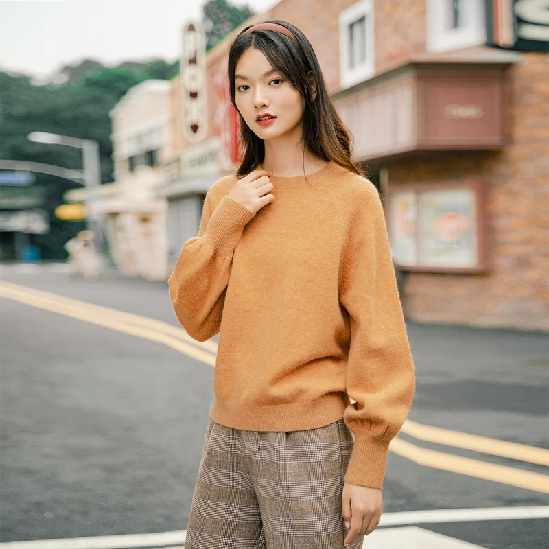 

INMAN Winter 2020 Retro Style Lantern Style Loose Shape Round Collar Solid Color Pullover Knitwear Women Sweater
