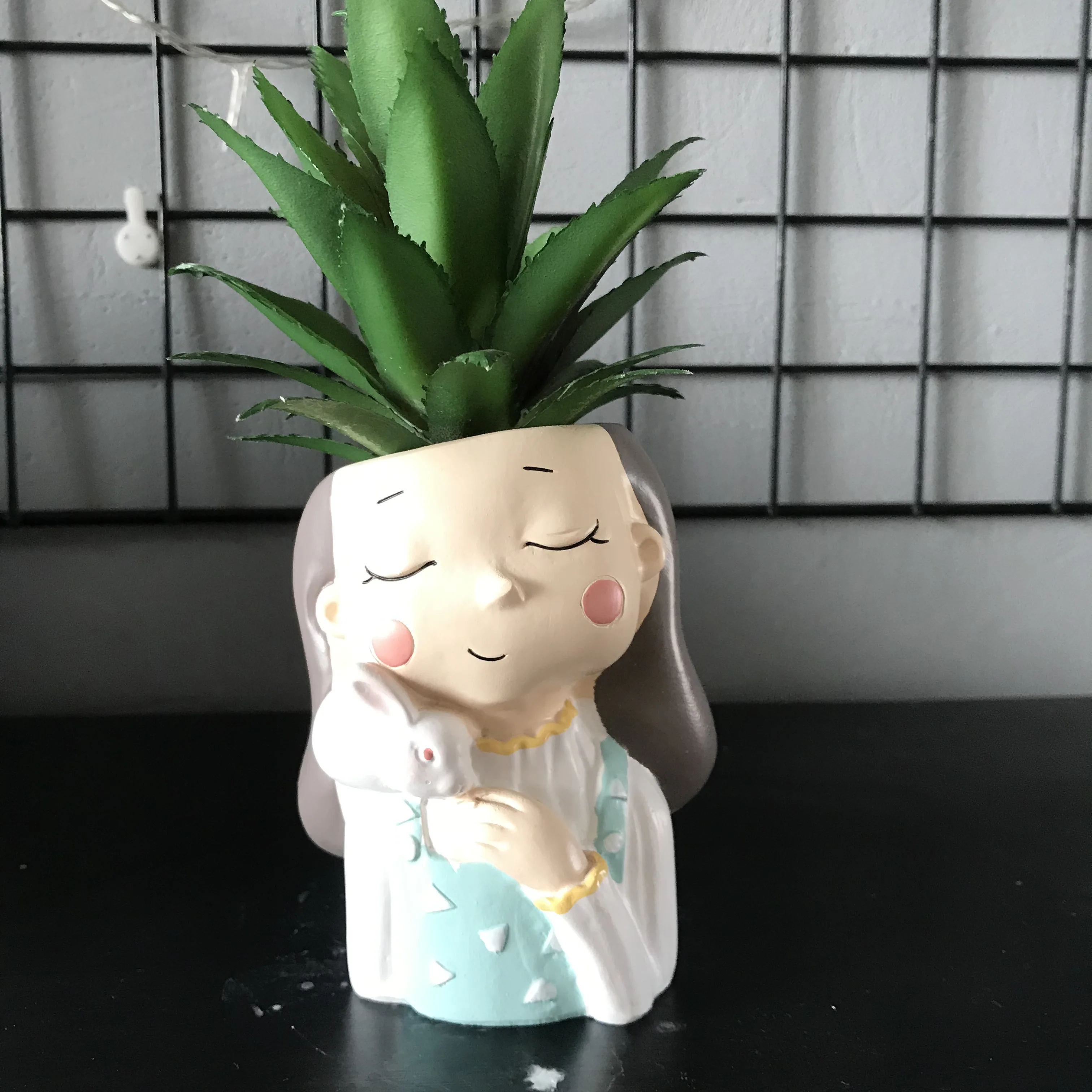 

Small 3D Girl Vase Planter Making Tool Mould for Cement Plaster Epoxy Resin Clay Handmade Concrete Silicone Pot Molds