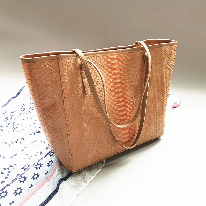 nude with gold B Новая модная дизайнерская Роскошная натуральная кожа питона женская большая сумка тоут из натуральной кожи питона кожаная сумка для багажа Сумка питона для дам - Цвет: nude with gold B