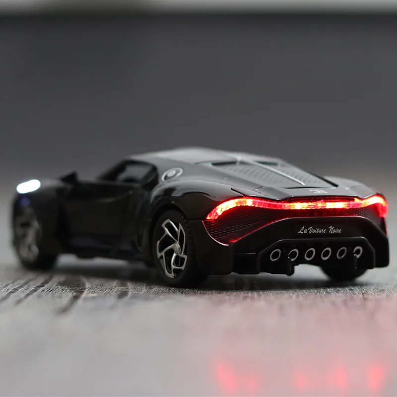Имитация Черного гоночного спортивного автомобиля 1:32 модель из сплава со звуком