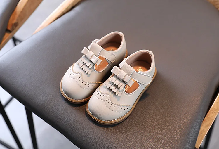 children's shoes for sale Spring Autumn Girls Shoes Fringed T Strap Shoes Fretwork Brogue Shoes Bowtie Princess Kids Oxford Shoe Toddler Child Casual Shoe girls shoes