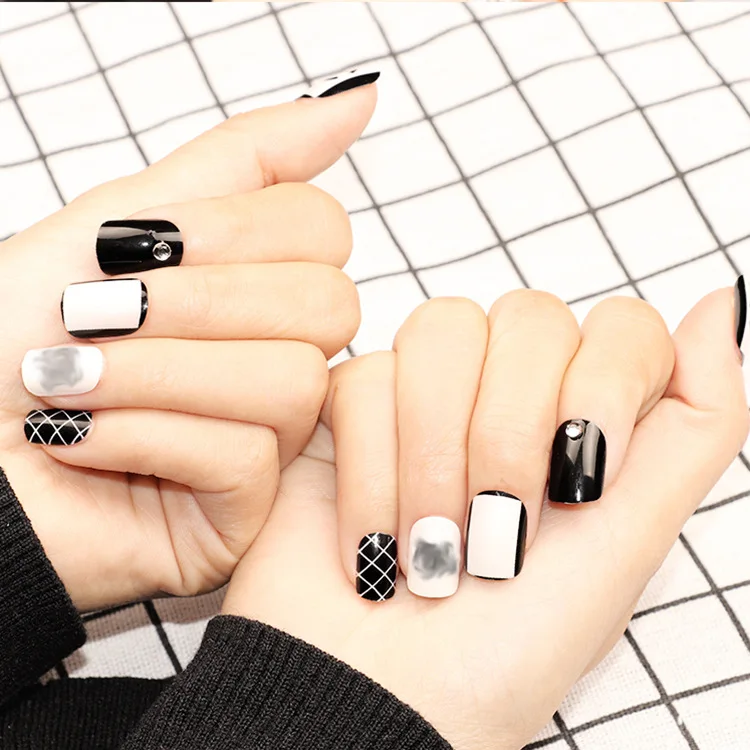 

24 Pieces / Boxed Nail Art Finished High Quality UV Seal Layer Does Not Fade Printing Fake Nails