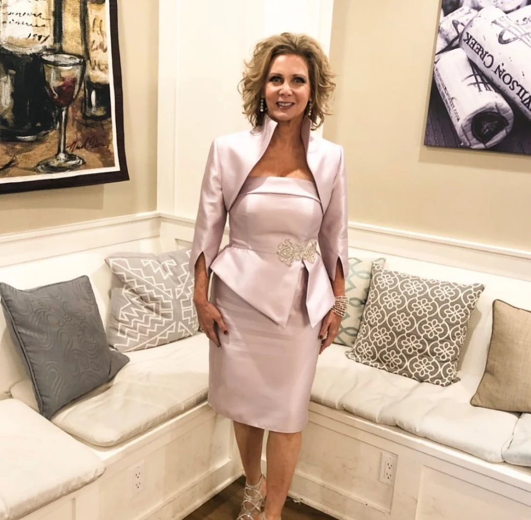 

Elegant Short Light Pink Beaded Mother of Bride Dresses Knee Length Zipper Back Taffeta Abendkleider Robes de Soirée for Women