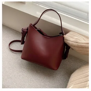 

2020 summer new European and American Style Single Shoulder Messenger Bag, solid color retro handbag