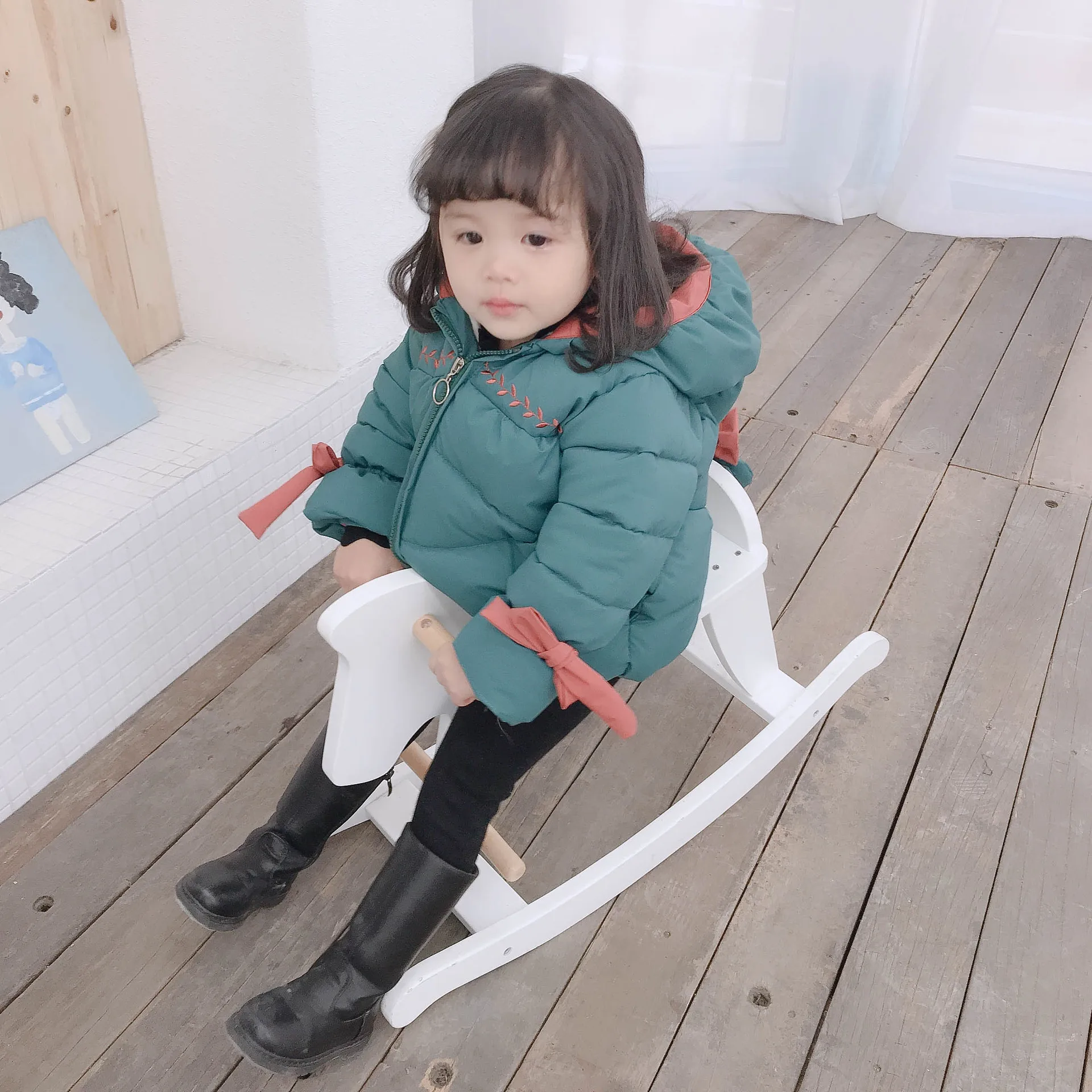 Новая модная верхняя одежда для маленьких девочек, детские хлопковые пальто с капюшоном, зимняя куртка, теплое пальто, детская зимняя одежда