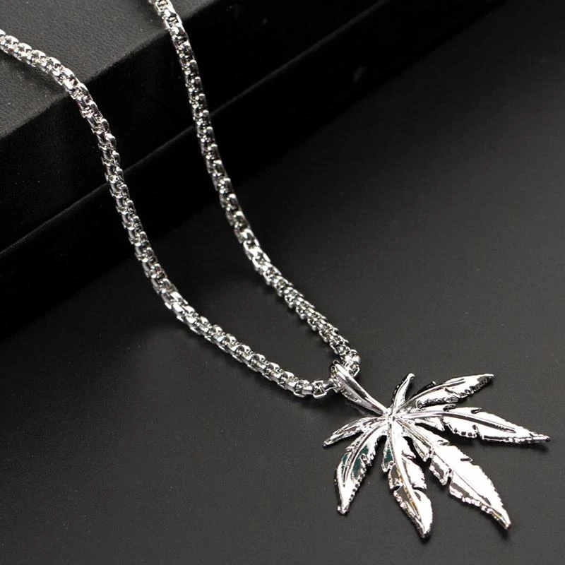 2021 Trendy Round Compass Pendant Men Necklace Box Chain Temperament Stainless Steel Necklace For Men Jewelry Gift 