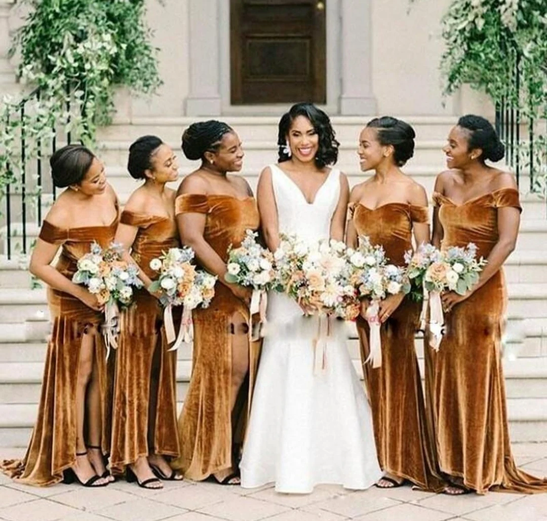 

Long Off Shoulder Mermaid Bridesmaid Dresses with Slit Vintage Velvet Corset Back Brautkleider Robes de Soirée for Women