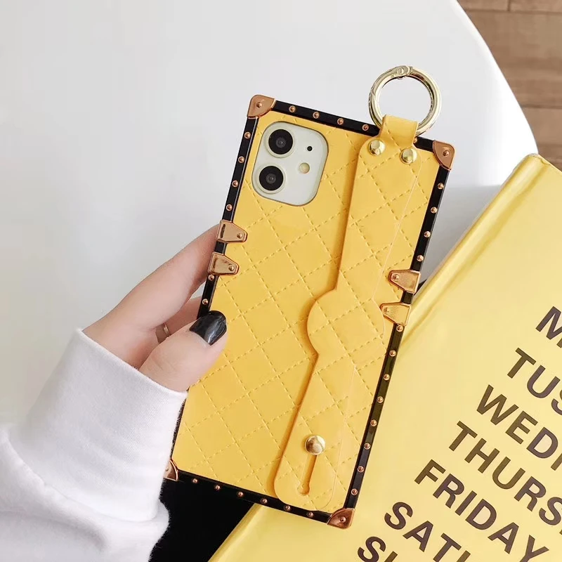 Роскошные чехлы для телефонов из искусственной кожи для iPhone 11 Pro Max 6 7 8 Plus X Xr Xs Max Модный Винтажный чехол с квадратной решеткой и меховым шариком - Цвет: Yellow