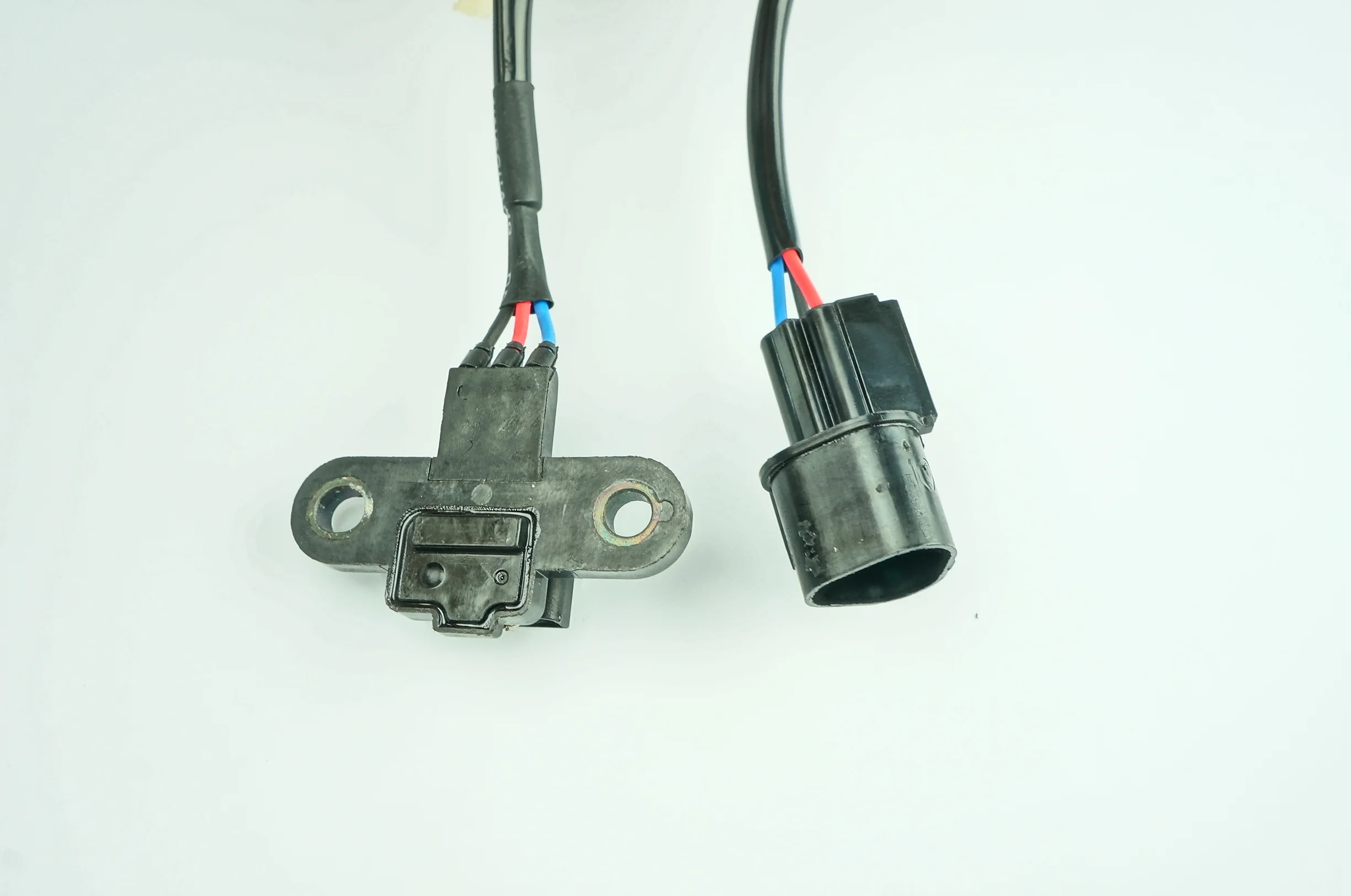 Датчик положения распределительного вала OEM MD301215/PC229/J005T25172/SU390/5S10163 для MITSUBISHI Dodge