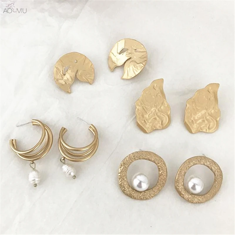 

AOMU S925 Sterling Silver Pin Korean Matte Gold Metal Geometric Irregular Hollow Round Simulated Pearl Stud Earrings for Women Gift