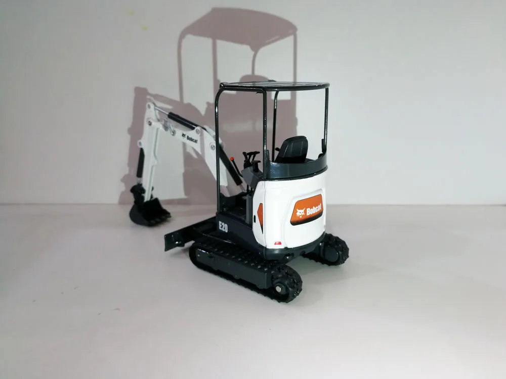 UH8106 (2)
