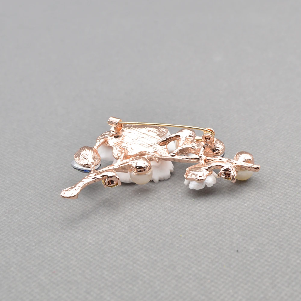 CINDY XIANG Shell And Pearl Flower Brooches For Women Elegant Fashion Pin Red Crystal Brooch Wedding Jewelry High Quality