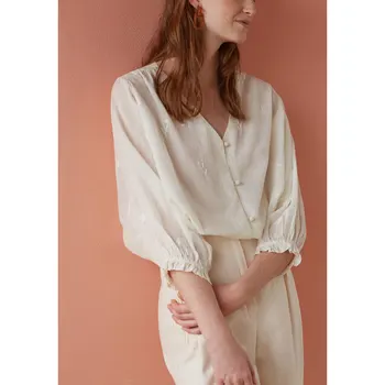 

Women Shirt 2019 Summer White Embroidered Court V-neck Shirt Top