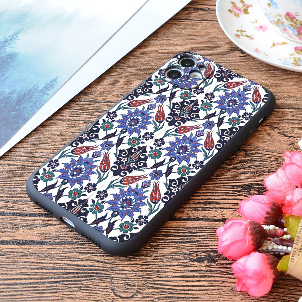 

For iPhone Turkish Tulip Motif Tile Pattern Print Soft Matt Apple iPhone Case