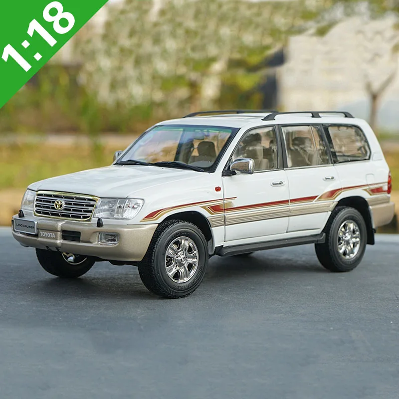118 Toyota Land Cruiser LC100 2009 Diecast Model Green White SUV Alloy