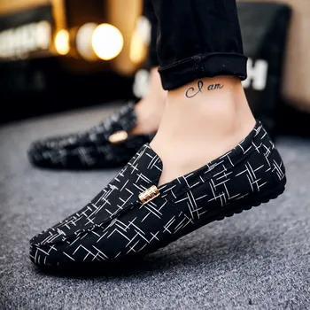 

Wild Men's Shoes Ultralight Men's Sneakers Breathable Shoes Men Canvas Loafers Men Round Toe Shoes Simple Black Slip-on Shoe Y18