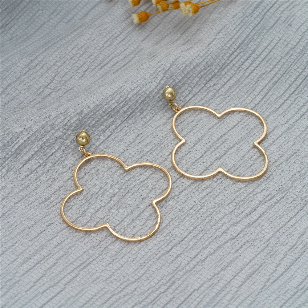 New Trend Simple Earrings For Women Vintage Gold Color Four Leaf Clover Shape Cute Fashion Jewelry (4)