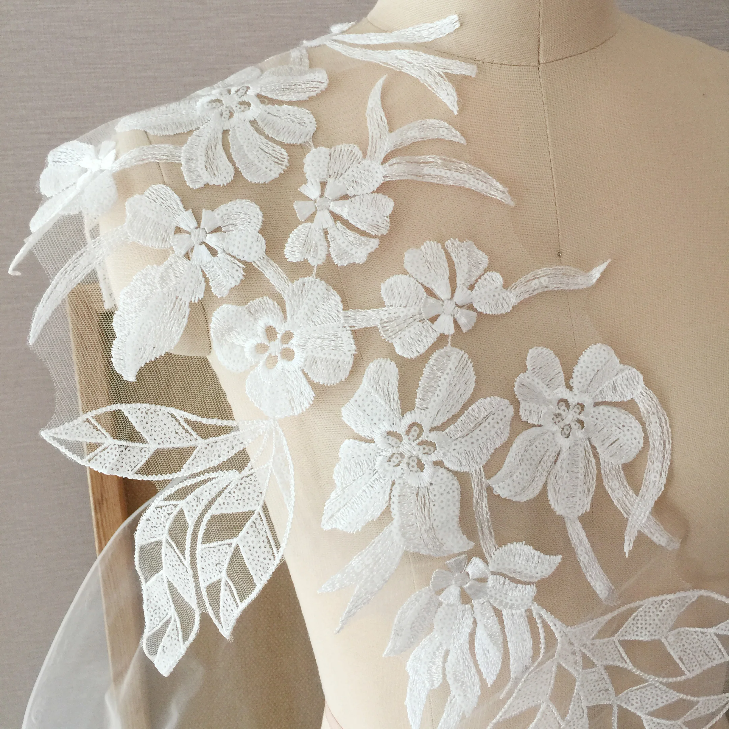 1 Pair 2 pieces Large Ivory Sequin Lace Applique, Leaf Bridal Veil Wedding  Floral Embroidery Lace Patch Motif