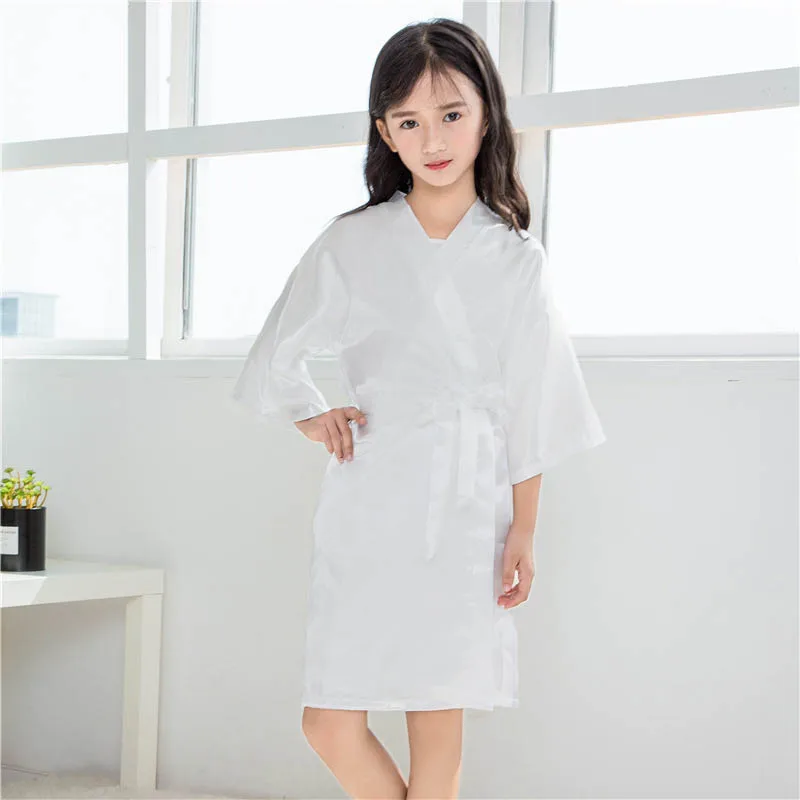 Повседневное для малышей; детская одежда для девочек летняя одежда для малышей, детская одежда для девочек, однотонные, шелковые атласное кимоно; наряд халат, одежда для сна пижамы для детей - Цвет: white
