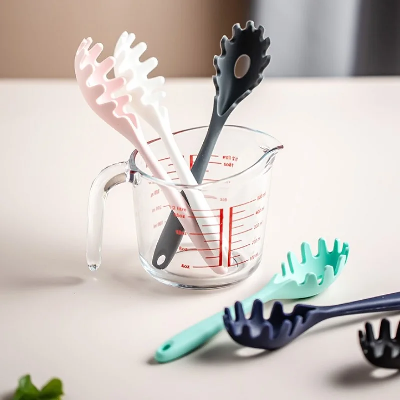 SiliconePastaNoodleSpoonPastaScoopColanderNoodleSpaghettiLadleSlotSpoonHeat