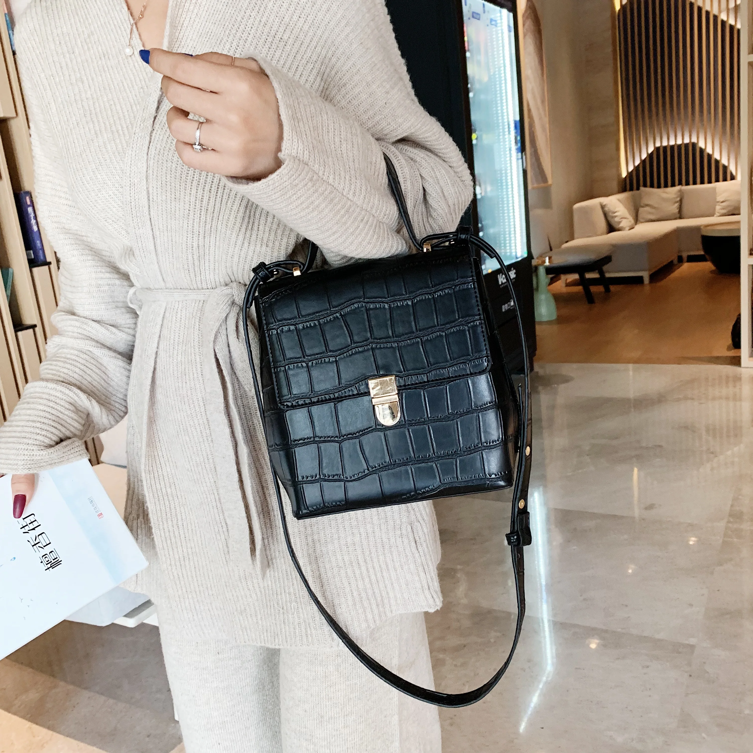 Kopen Mini Steen Patroon PU Lederen Crossbody Tassen Voor Vrouwen 2019 Effen Kleur Eenvoudige Totes Lady Schouder Messenger Handtassen