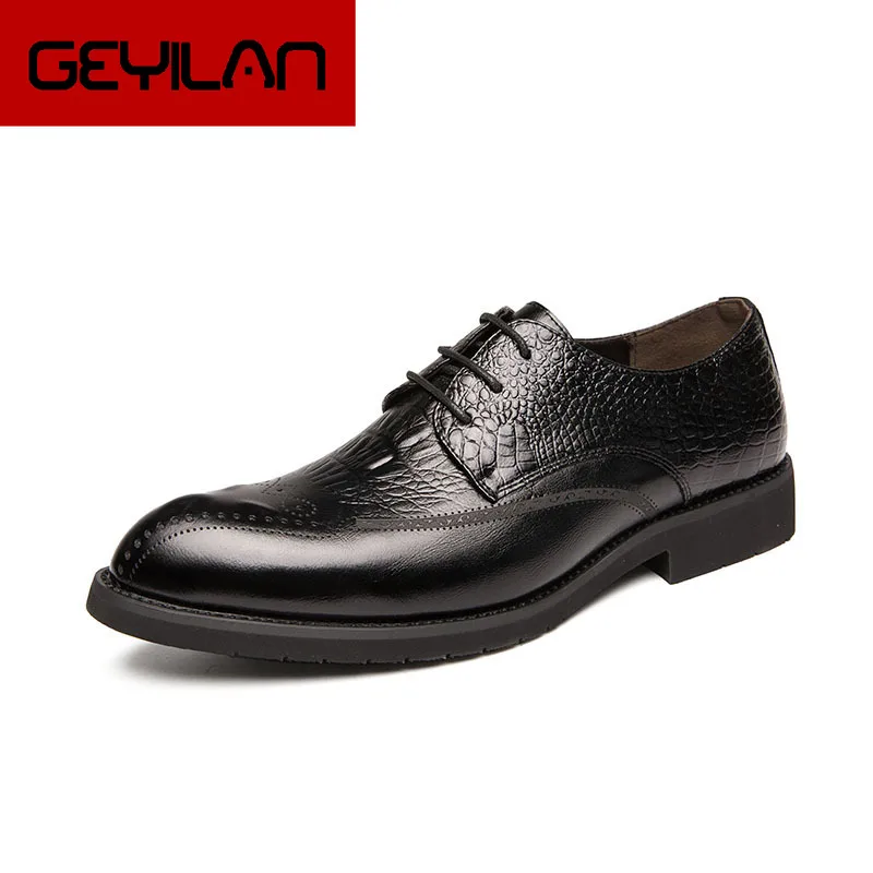 

New Arrival Fashion Leather Men's Shoes Business Formal Brogue Pointed Carved Oxfords Vintage comfortable Wedding Dress Shoes
