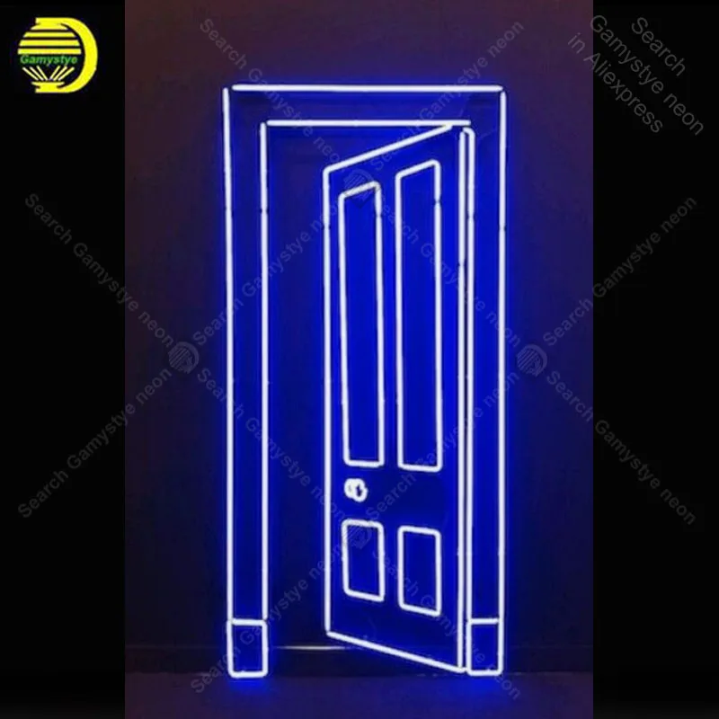 неоновая вывеска на дверь. светящаяся дверь арт. подсветка дверного проема. приоткрытая дверь в комнату. дверь с подсветкой.