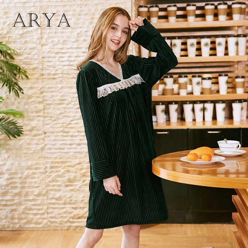 ARYA новые женские сексуальные женские пижамы сексуальные Длинные атласные ночные халаты больших размеров - Цвет: Зеленый