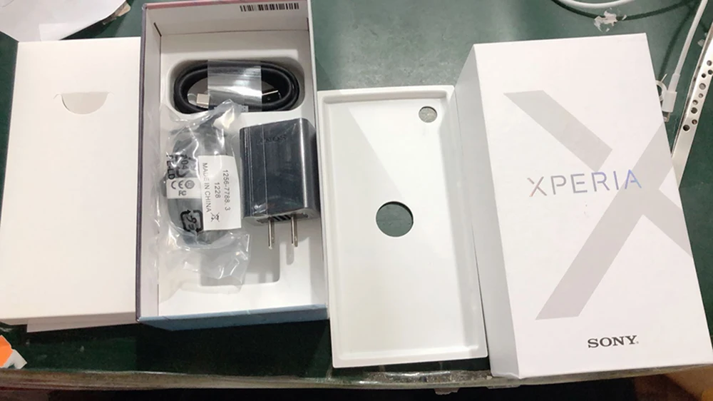 Бренд sony Xperia XZ Premium G8141 4 Гб 64 Гб мобильный телефон Snapdragon 835 Восьмиядерный 5,4" 19MP 13MP NFC LTE 4G телефон