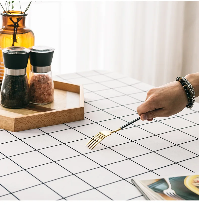 Line grid4colour_07.jpg