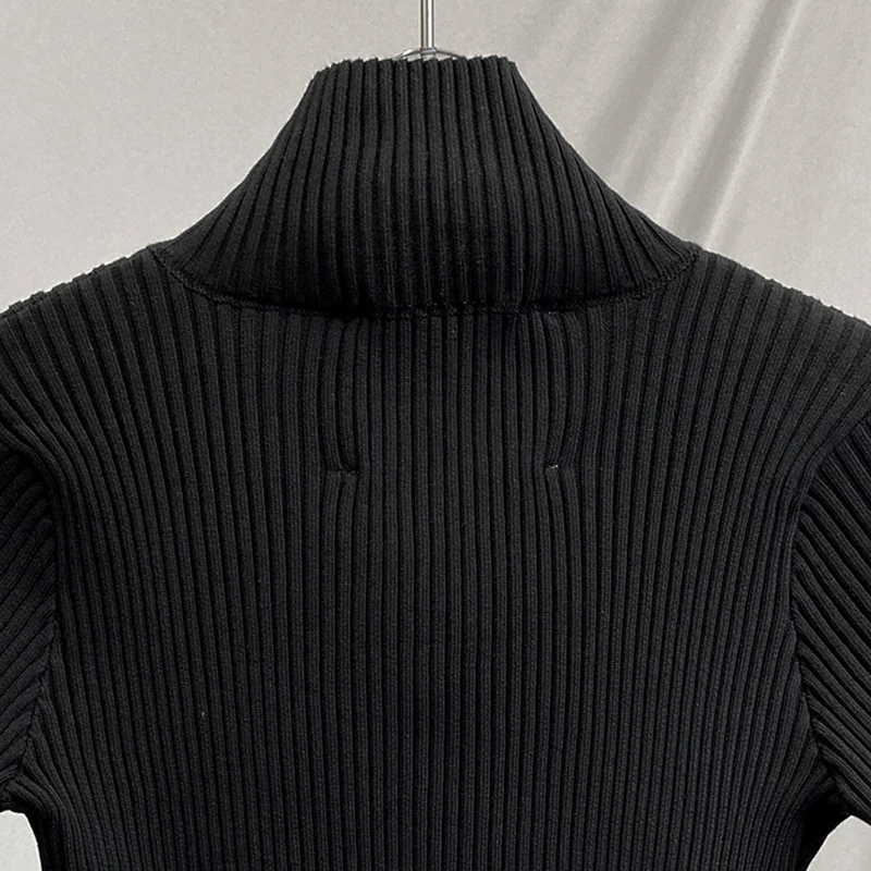 TWOTWINSTYLE Black Elastic Sweater For Women